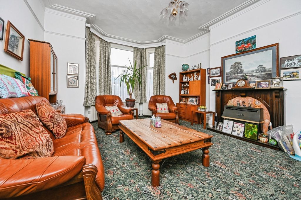 Property photo 3 of 20 Pbox-Img.Jpg