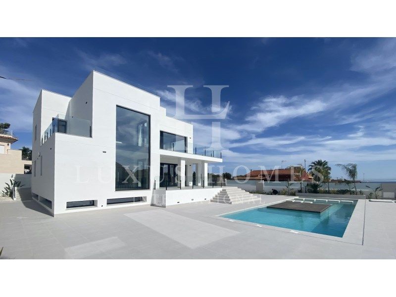 Property photo 3 of 43