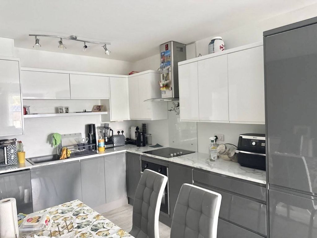 Property photo 3 of 8 435Acb6d-2c65-478B-A13A-B061ee0796Ae