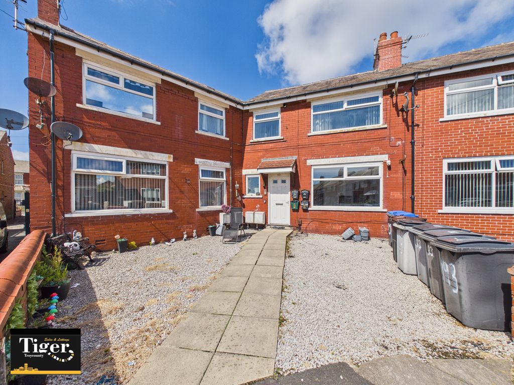 Property photo 1 of 9 Cam03440G0-Pr0631-Still009