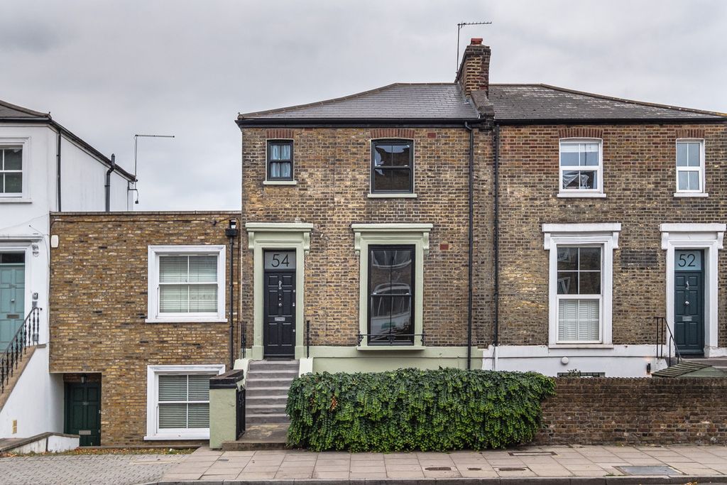 Property photo 2 of 29