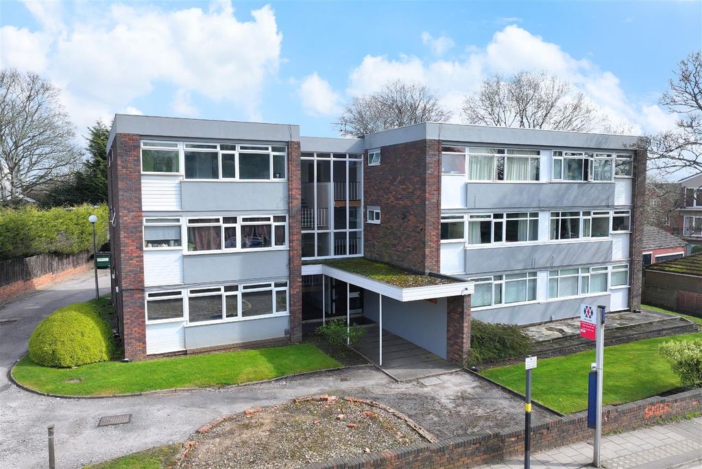 Property photo 1 of 10 Harborne Court.Jpg