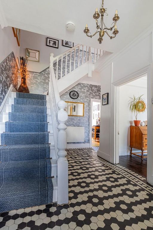 Property photo 2 of 24 Entrance Hall