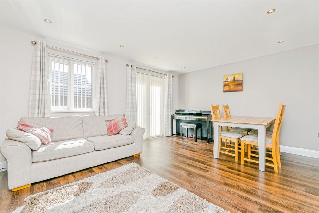 Property photo 3 of 30