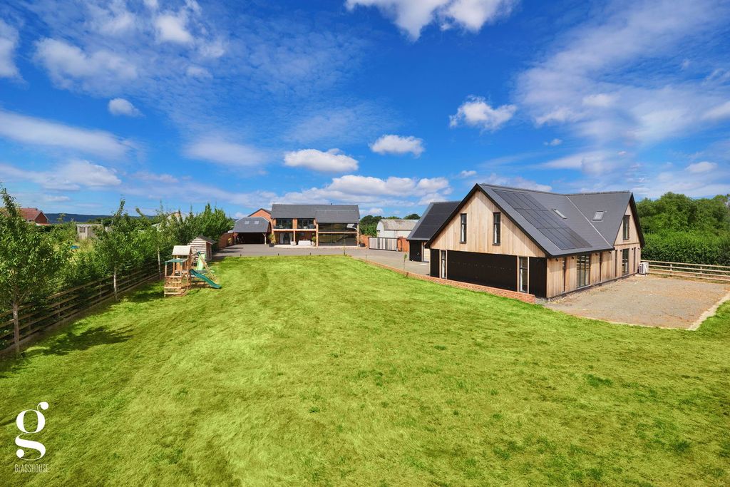 Property photo 2 of 70