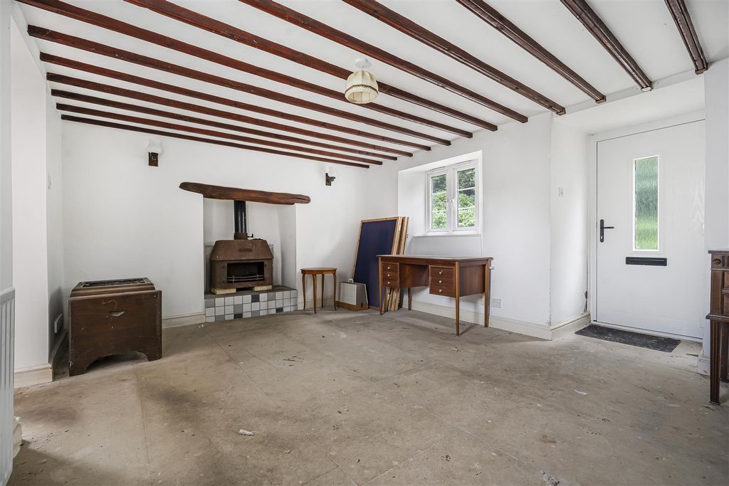 Property photo 2 of 17 Sitting Room