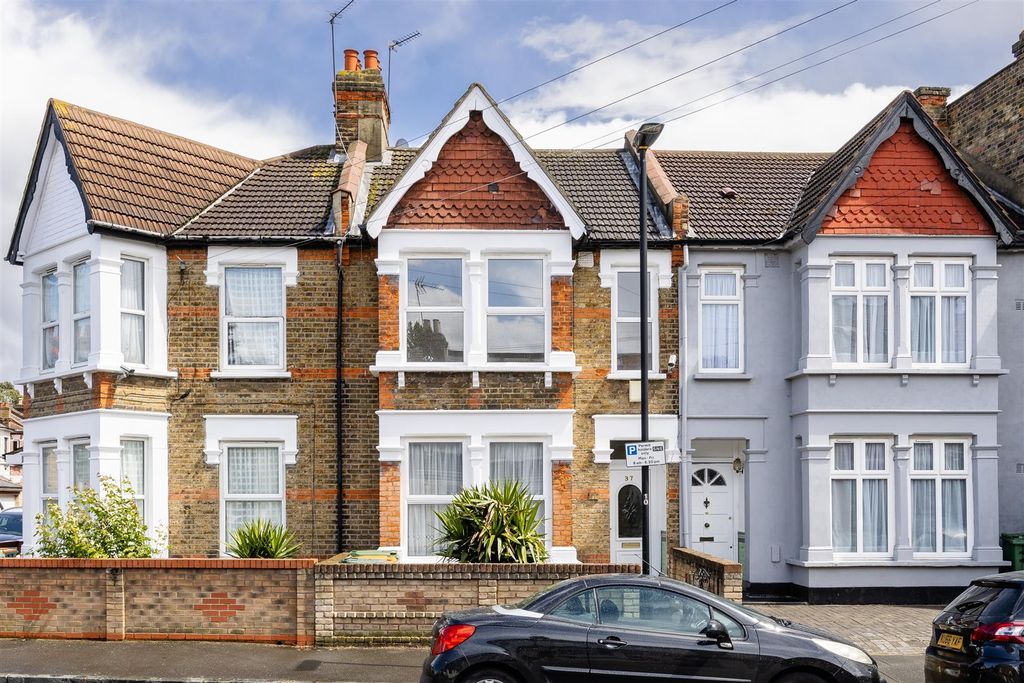 Property photo 1 of 27 Margery Park Road, E7