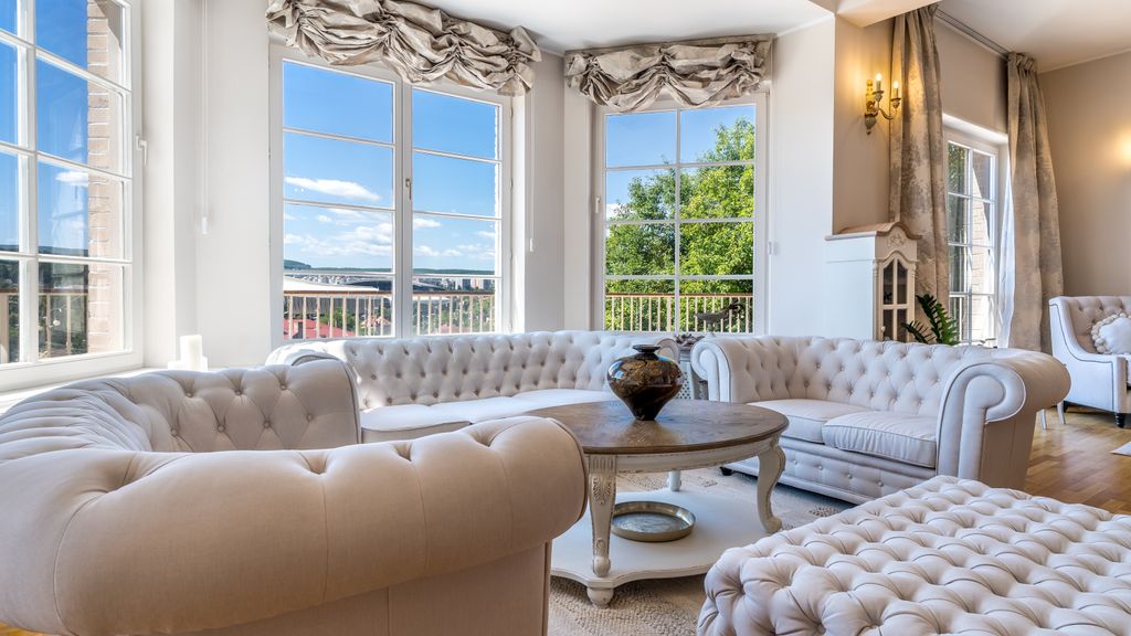 Property photo 2 of 33