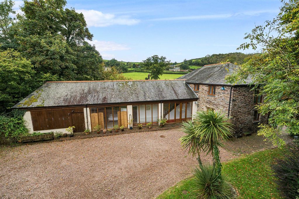 Property photo 1 of 23 Bow Mill E1.Jpg