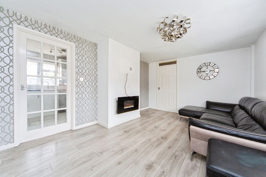 Property photo 3 of 20 Pbox-Img.Jpg