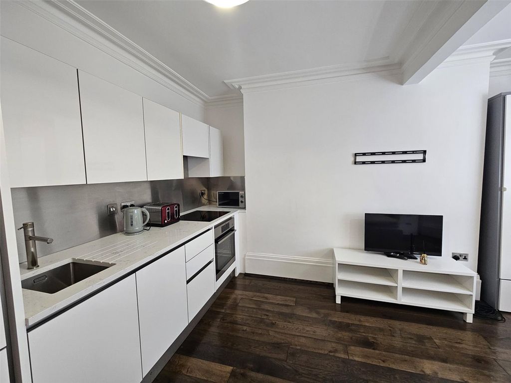 Property photo 3 of 9 Picture No. 08