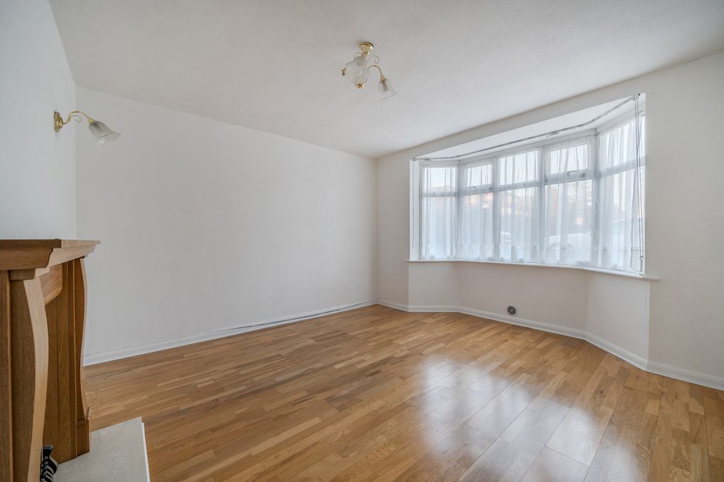 Property photo 3 of 17 1393664-4-69457A0...