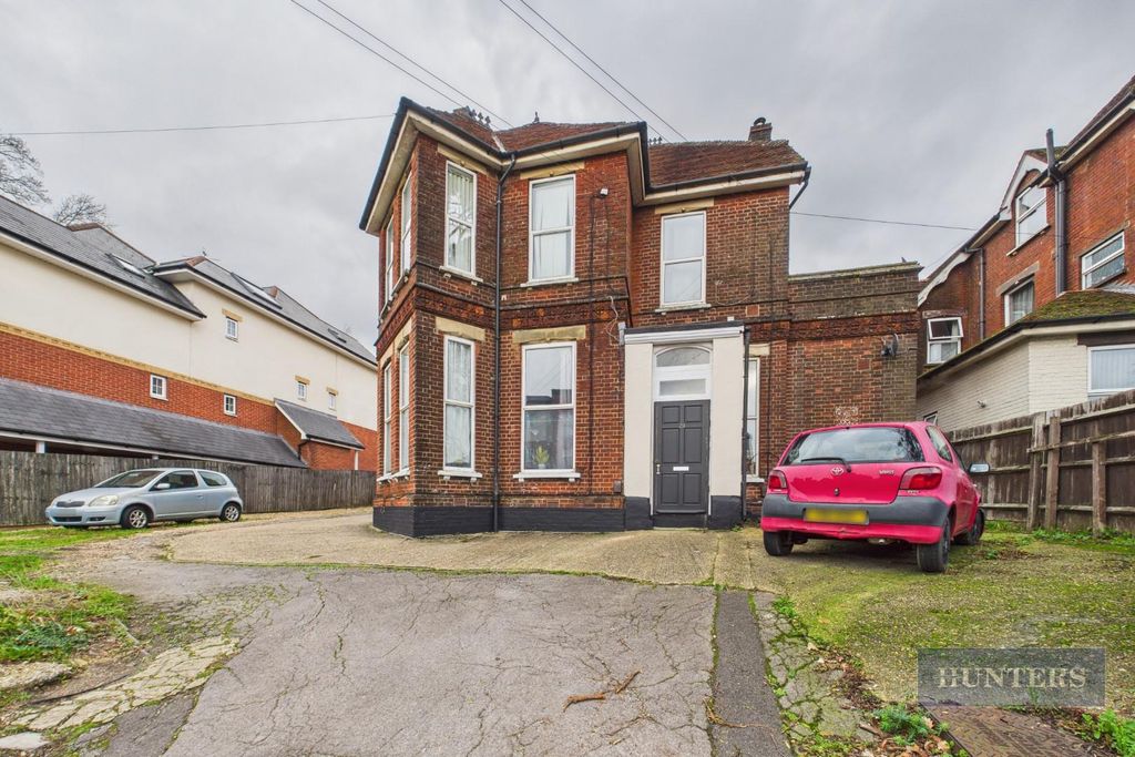 Property photo 1 of 8 Cam05152G0-Pr0314-Still011.Jpg