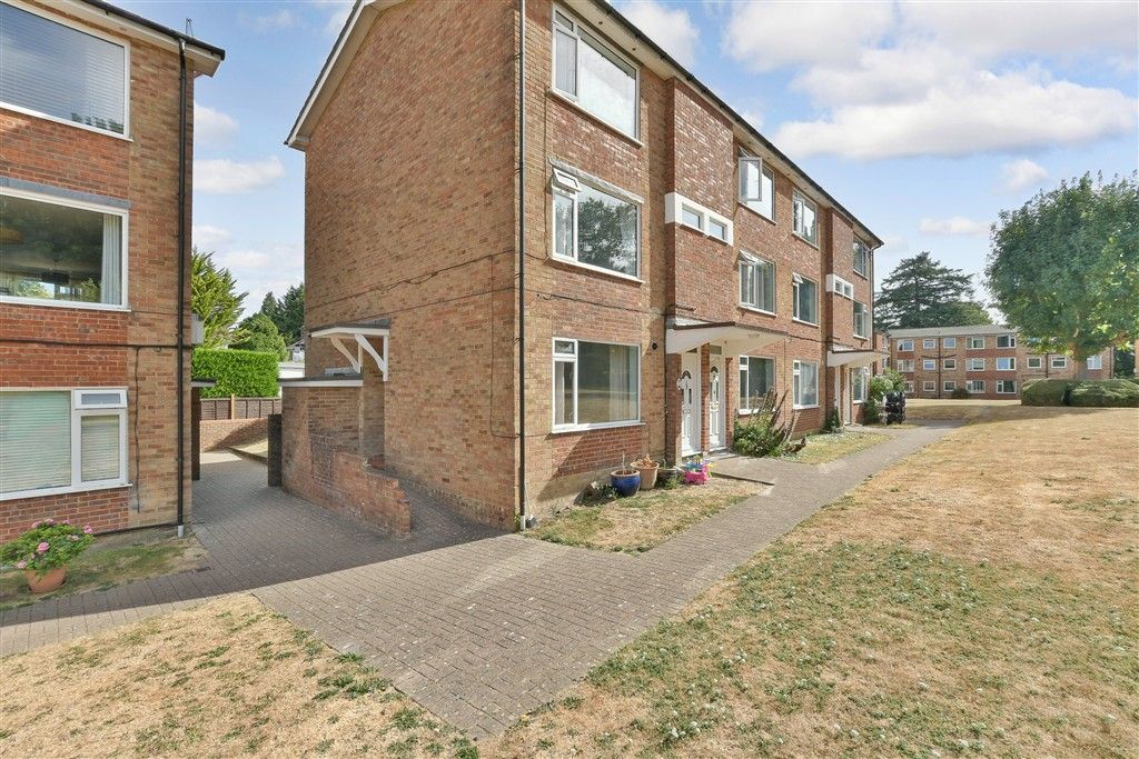 Property photo 1 of 19 External (Brochure)