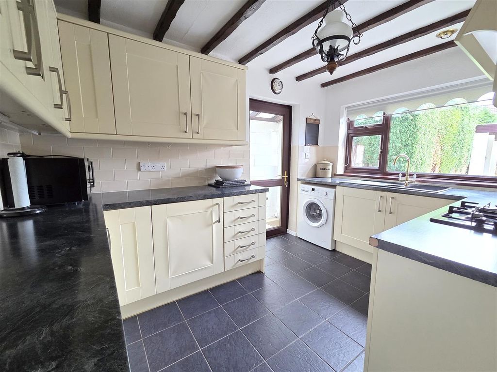 Property photo 2 of 16 Kitchen