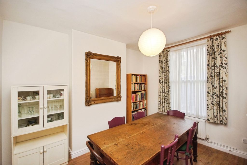 Property photo 3 of 17 Photo