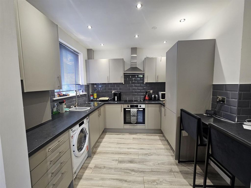 Property photo 3 of 13 1000051160.Jpg