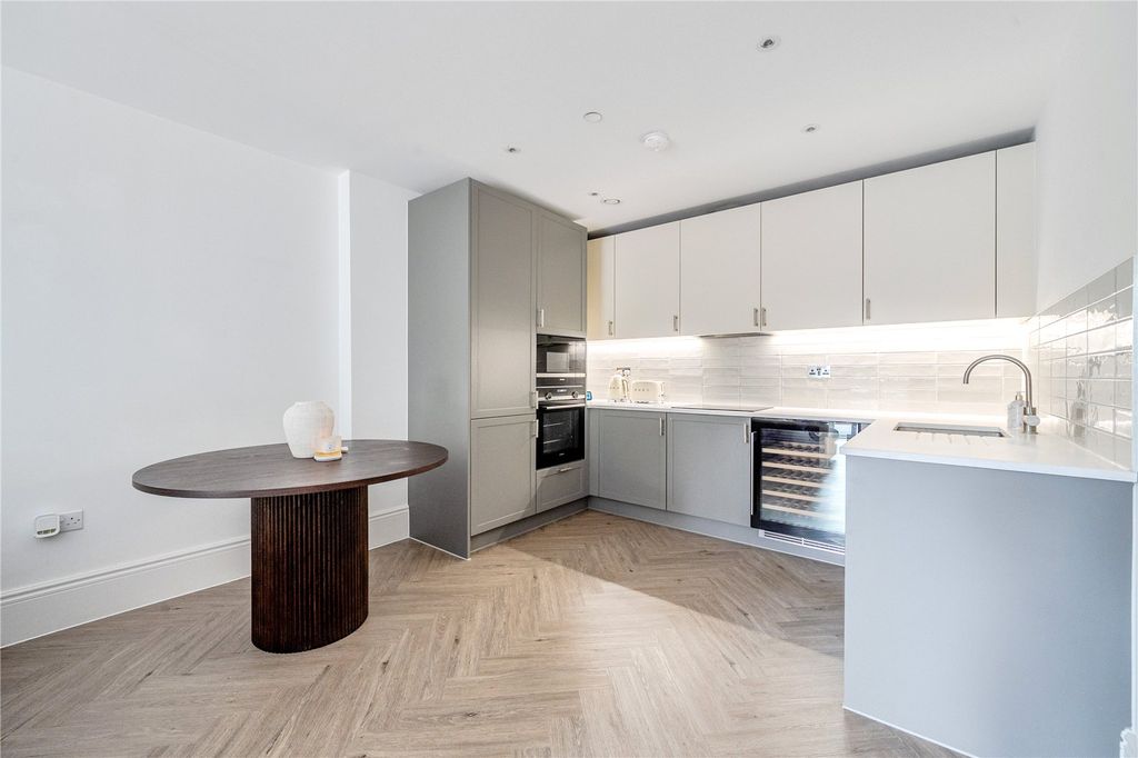 Property photo 2 of 17 Kitchen/Dining