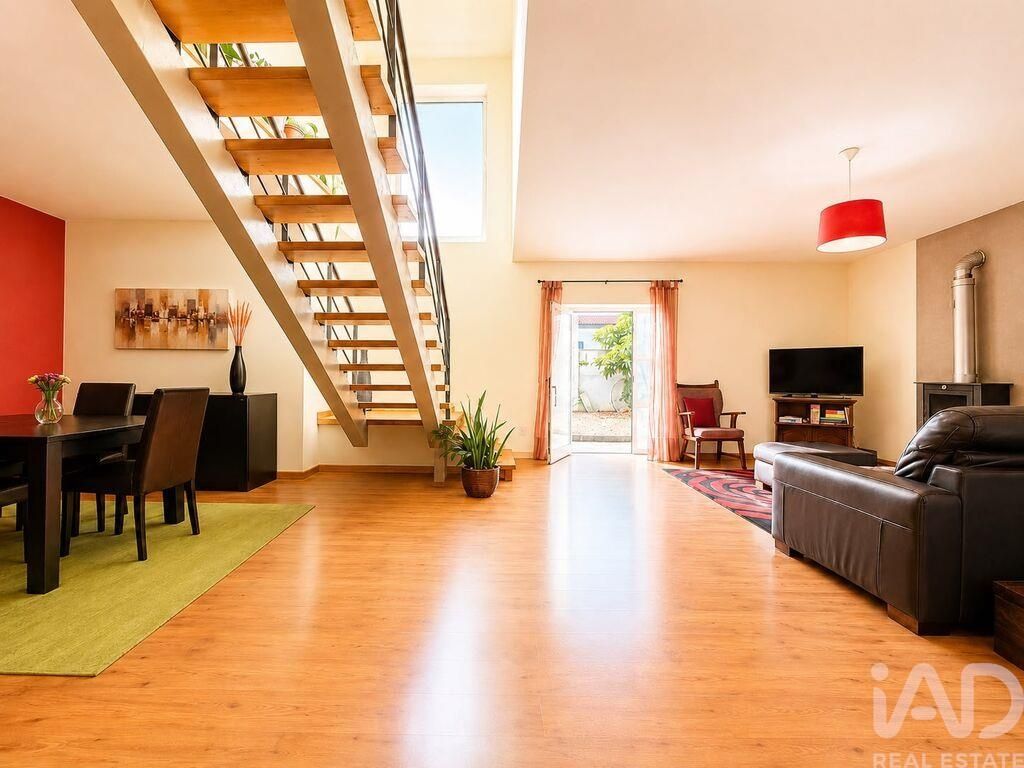 Property photo 3 of 40