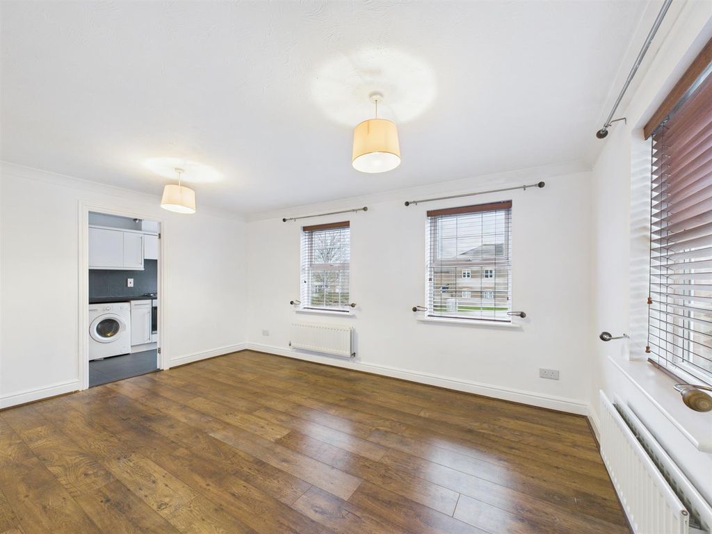 Property photo 3 of 10 Cam02435G0-Pr0107-Still012.Jpg