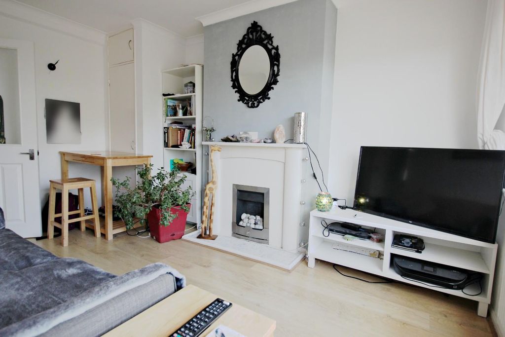 Property photo 3 of 7 Img_2884_Pe.Jpg