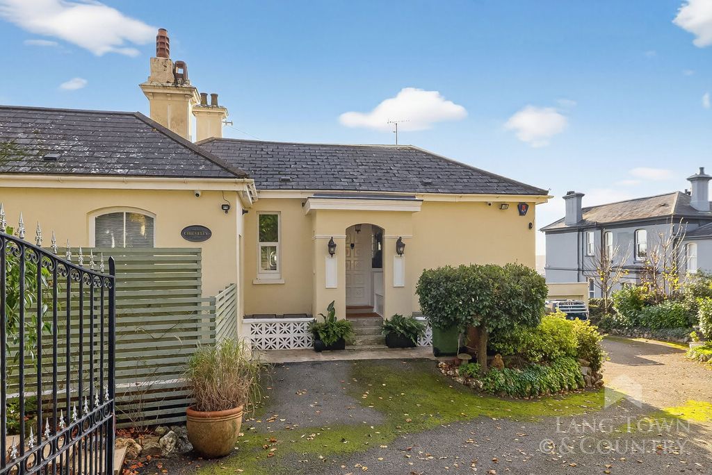 Property photo 3 of 23