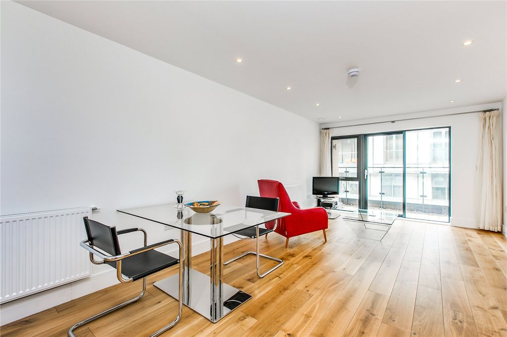 Property photo 2 of 7