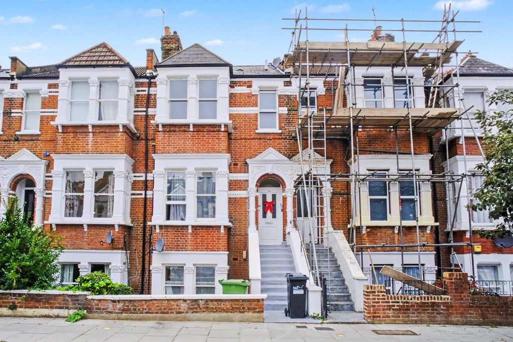 Property photo 1 of 10 54B Stanlake Road, London, W12 7Hl