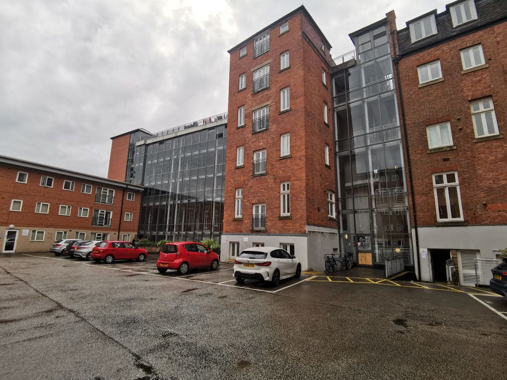 Property photo 1 of 13 2 Bedroom Apartment For Rent