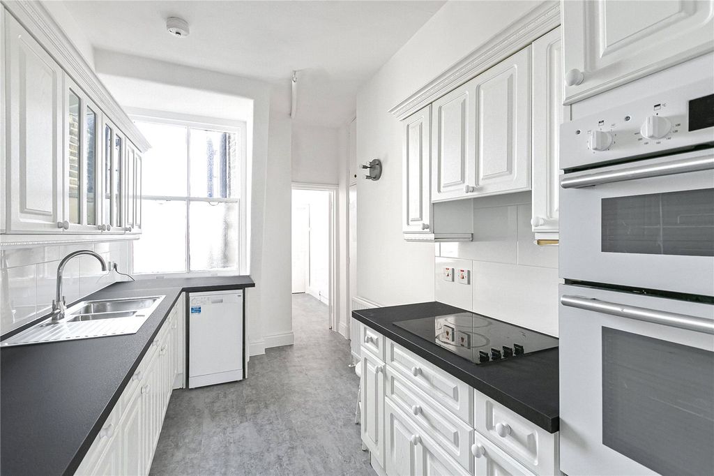 Property photo 3 of 15 Kitchen