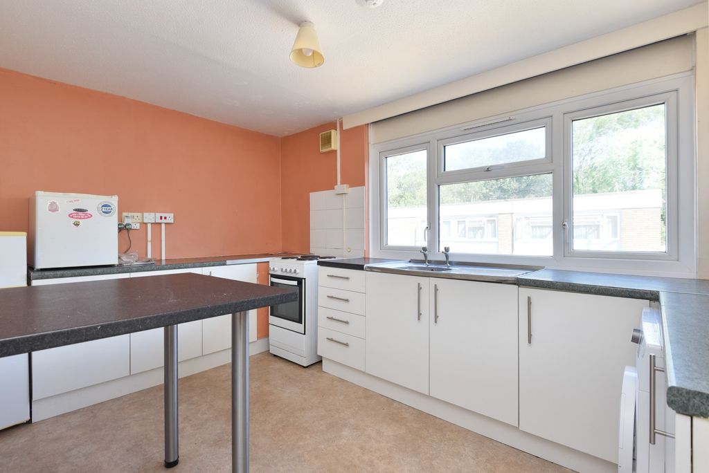 Property photo 2 of 12 5223093