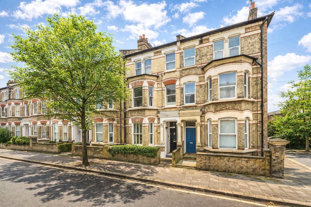 Property photo 2 of 8 Picture No. 28