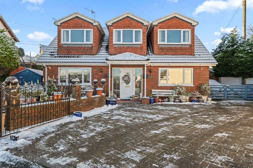 Property photo 1 of 27