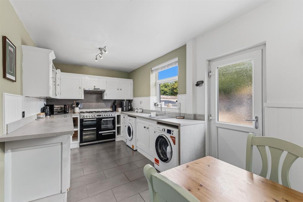 Property photo 3 of 30 Kitchen