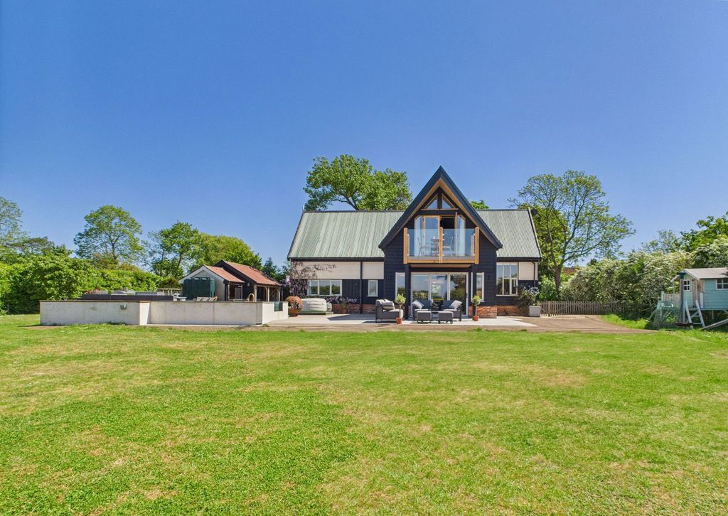 Property photo 1 of 30