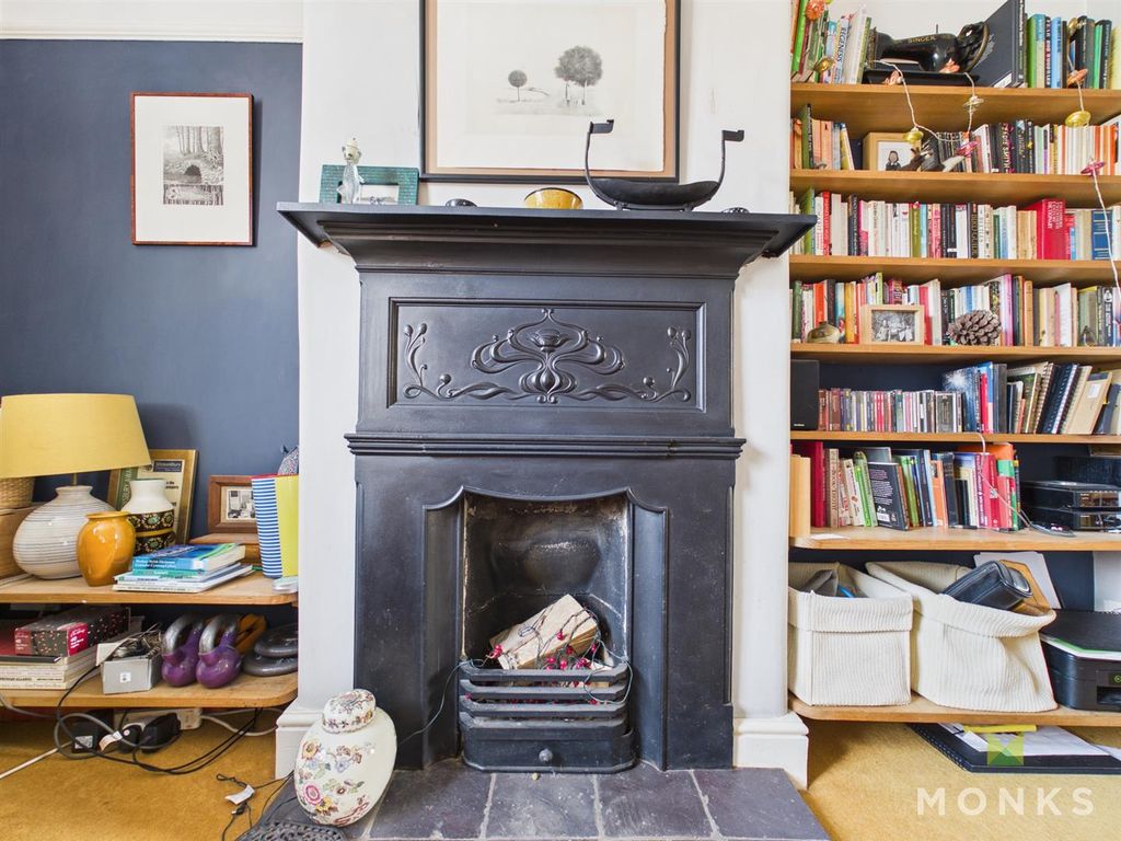 Property photo 3 of 25 Cam05160G0-Pr0082-Still002.Jpg