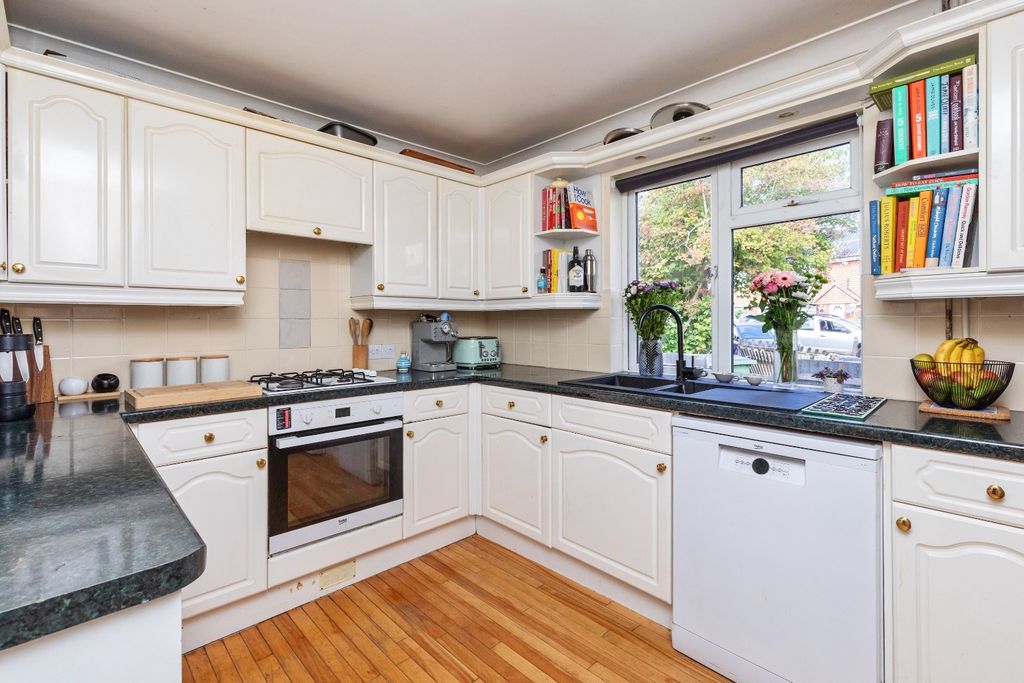 Property photo 3 of 15 5411464