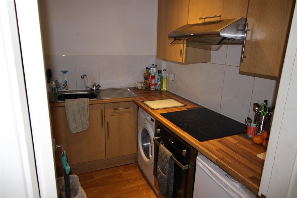 Property photo 3 of 6 Kitchen.Jpg