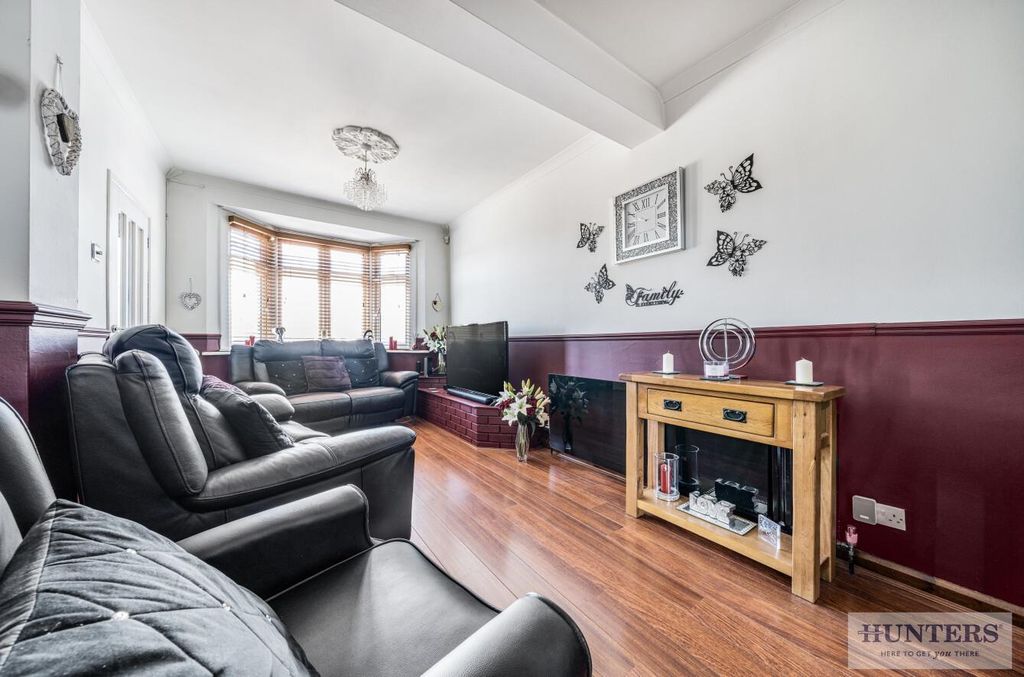 Property photo 2 of 21 868Ba49c-5Fce-4176-98d0-96461462B140.Jpg