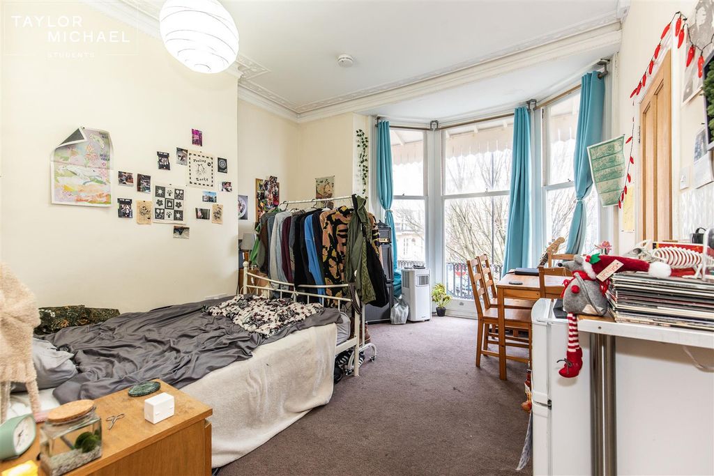 Property photo 2 of 7 Bedroom