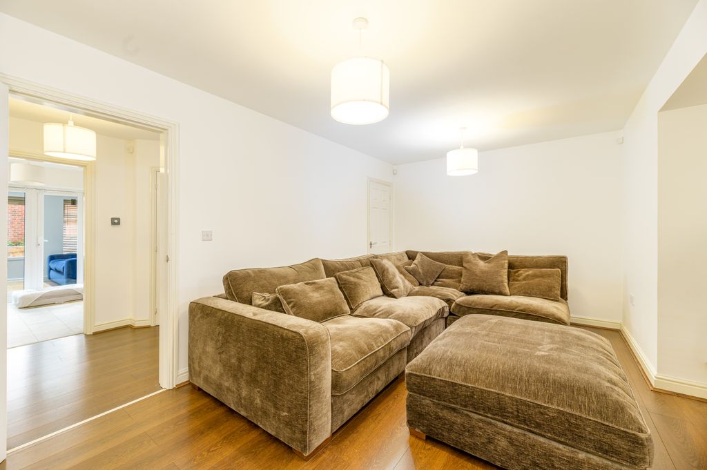 Property photo 3 of 38 13