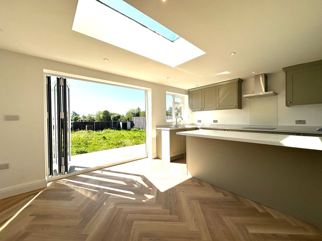 Property photo 3 of 27 Kitchen Diner