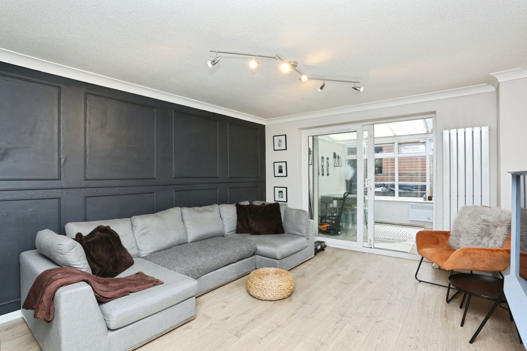Property photo 3 of 18 Reception Room