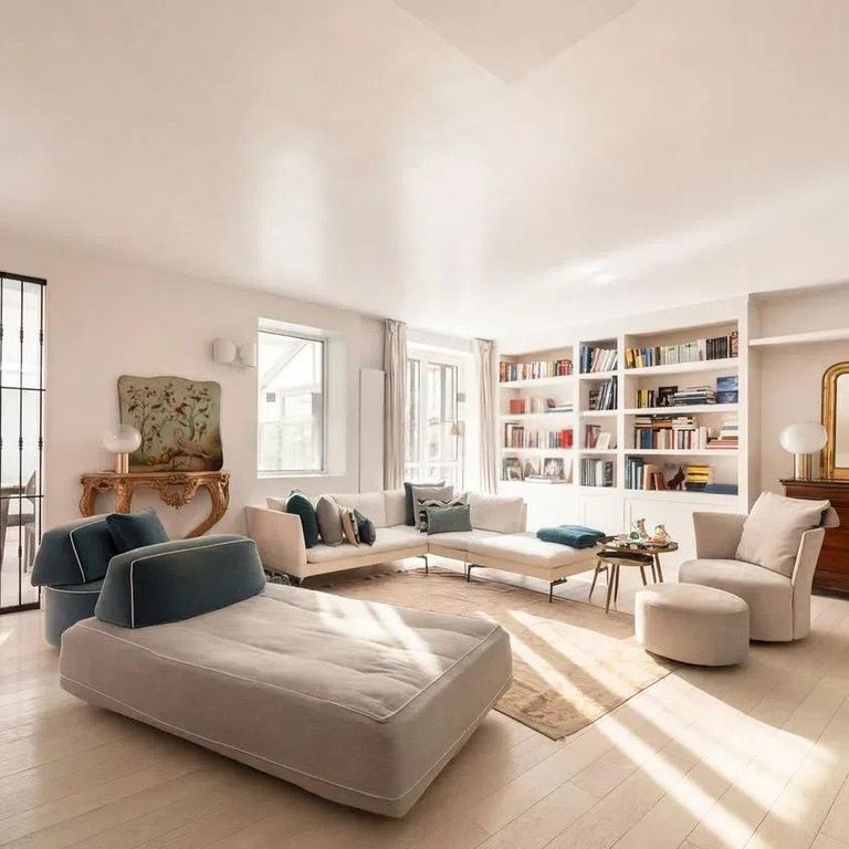 Property photo 1 of 14 Stylish Apartment In Milano, Lombardia