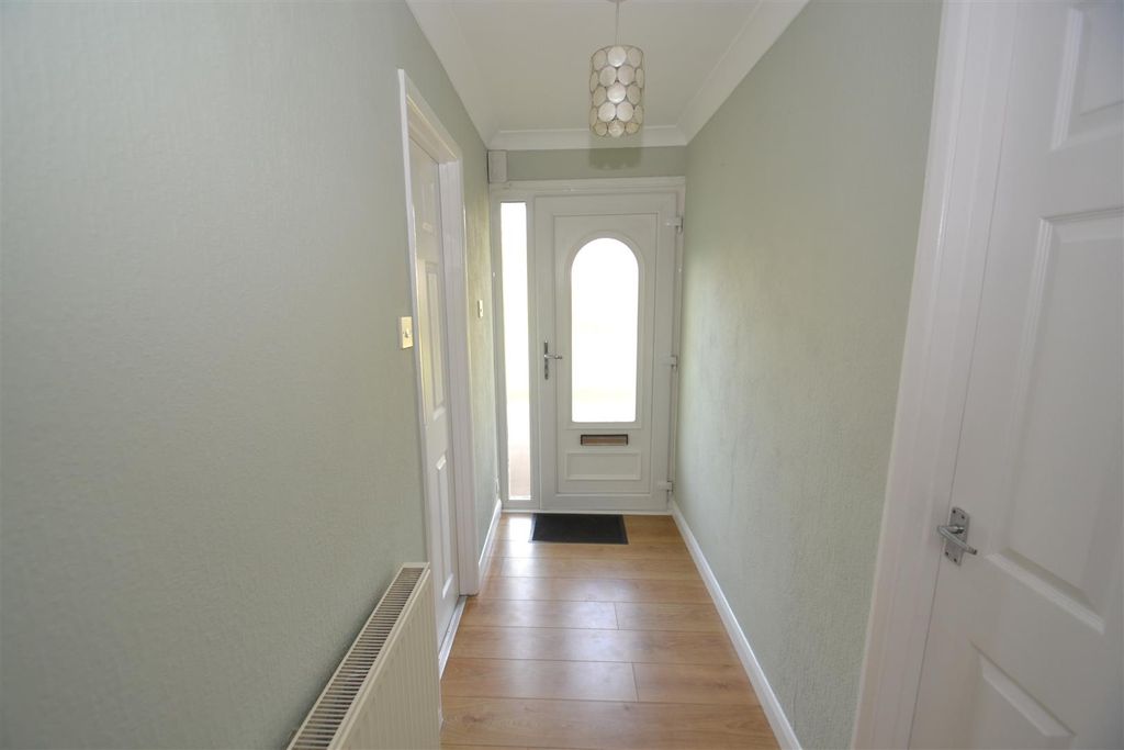 Property photo 2 of 10 Hall (1).Jpg