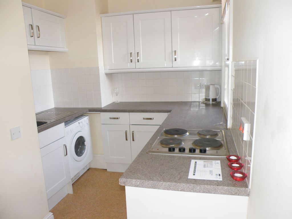 Property photo 2 of 7 Kitchen