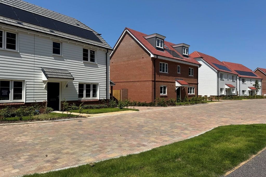 Property photo 1 of 13 Friars Oak Street Scene