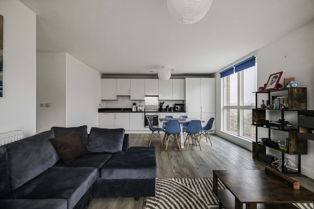 Property photo 3 of 12