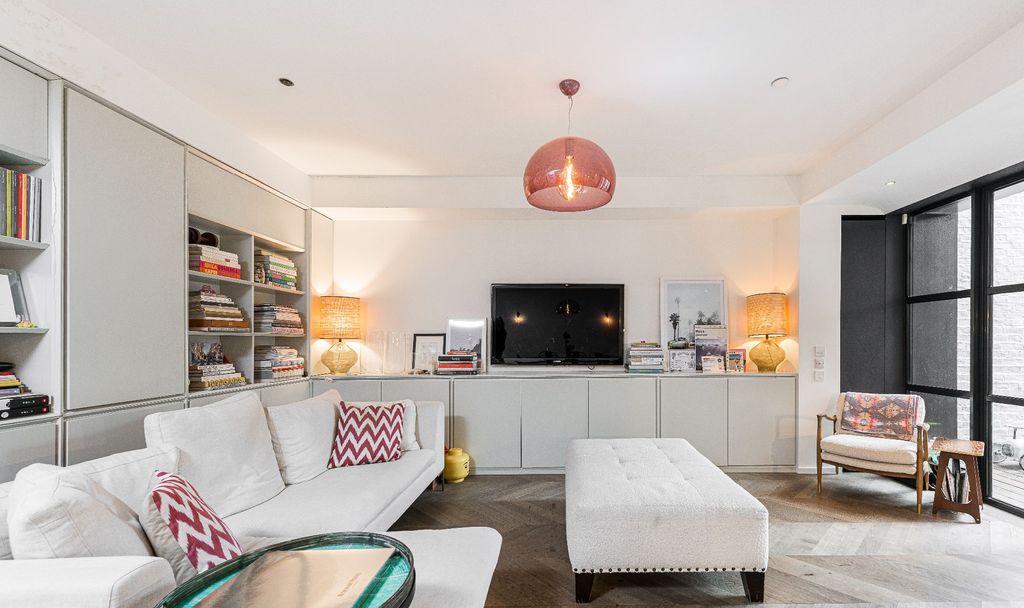 Property photo 3 of 13