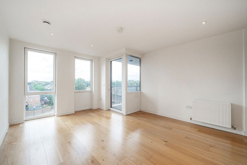 Property photo 2 of 6